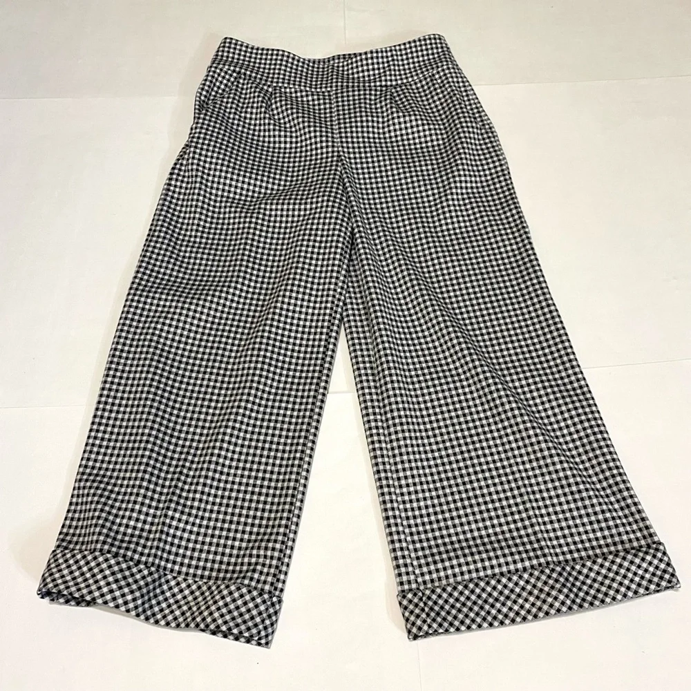 47. C Est. 1946 Black and White Checkered Women's Capris - Picture 2 of 10